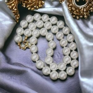 Vintage Elegant 1950s Mid Century Faux Pearl Hand Knotted Beaded Necklace